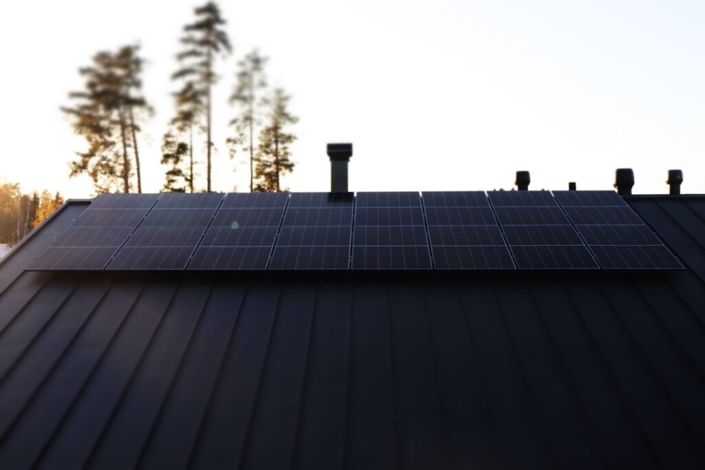 Aurinkosähköjärjestelmät omakotitaloihin Uudellamaalla | Enerion Oy